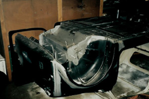 Unterbodenschutz aufbringen - Fiat 500 Restauration