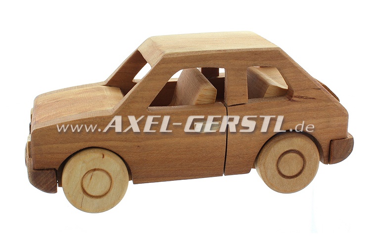Fiat 126 miniature en bois naturel faite à la main